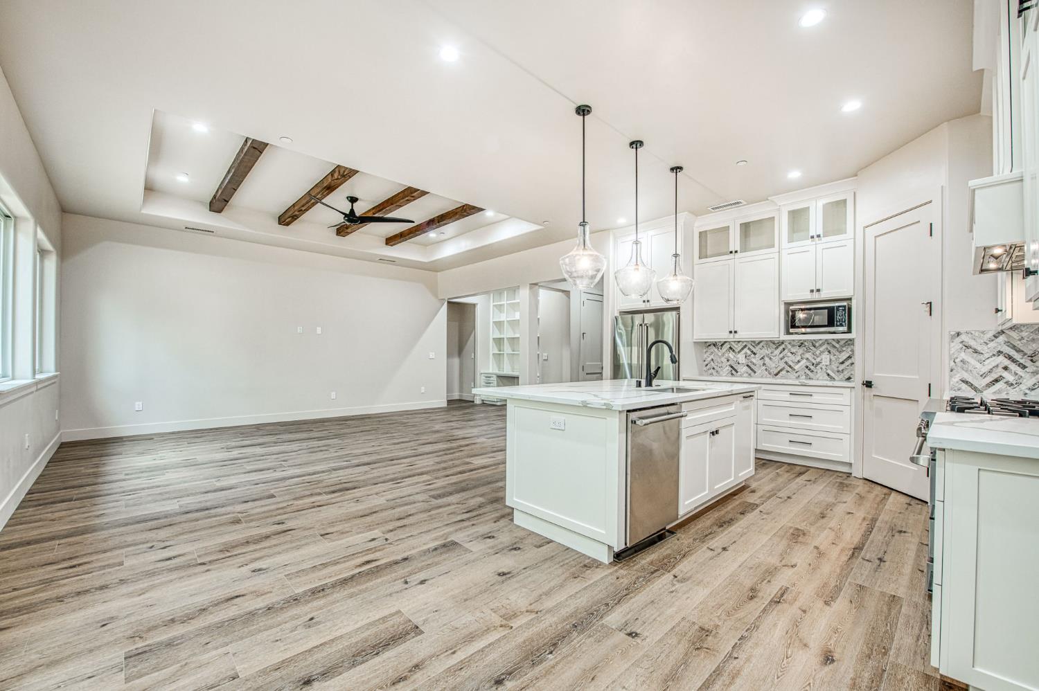 5688 W Mesa Ave, Fresno, CA 93722