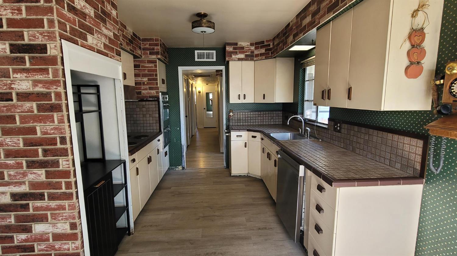 4259 N 4Th St, Fresno, CA 93726