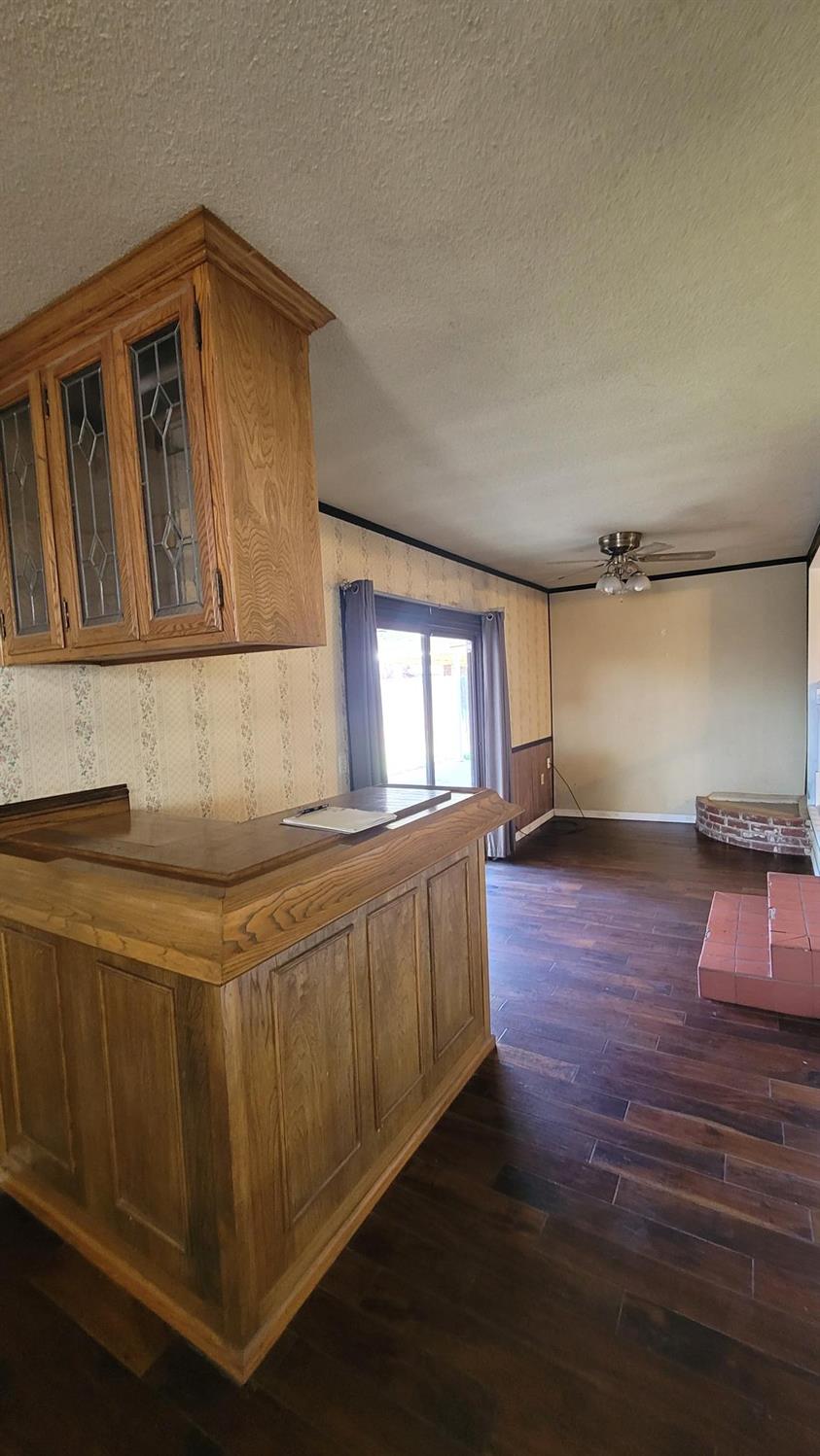 4259 N 4Th St, Fresno, CA 93726