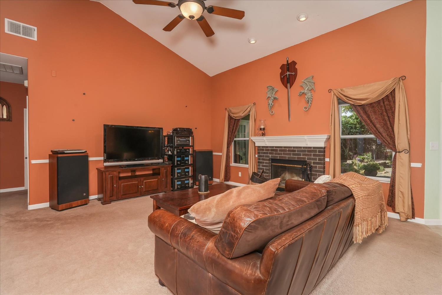 2656 E Lester Ave, Fresno, CA 93720