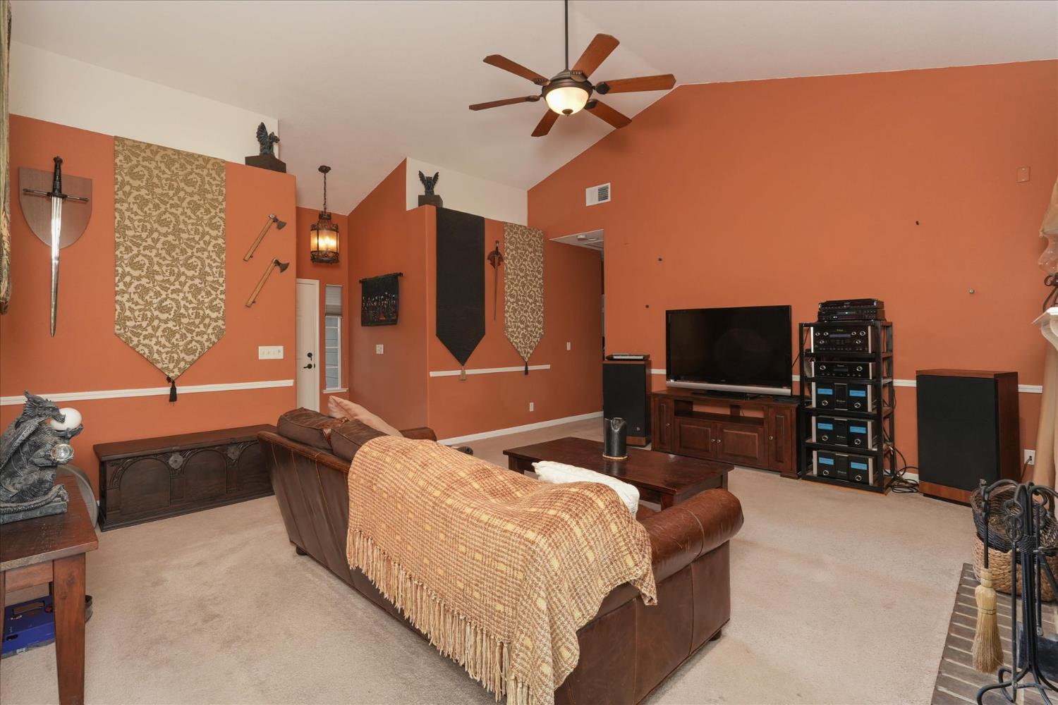 2656 E Lester Ave, Fresno, CA 93720