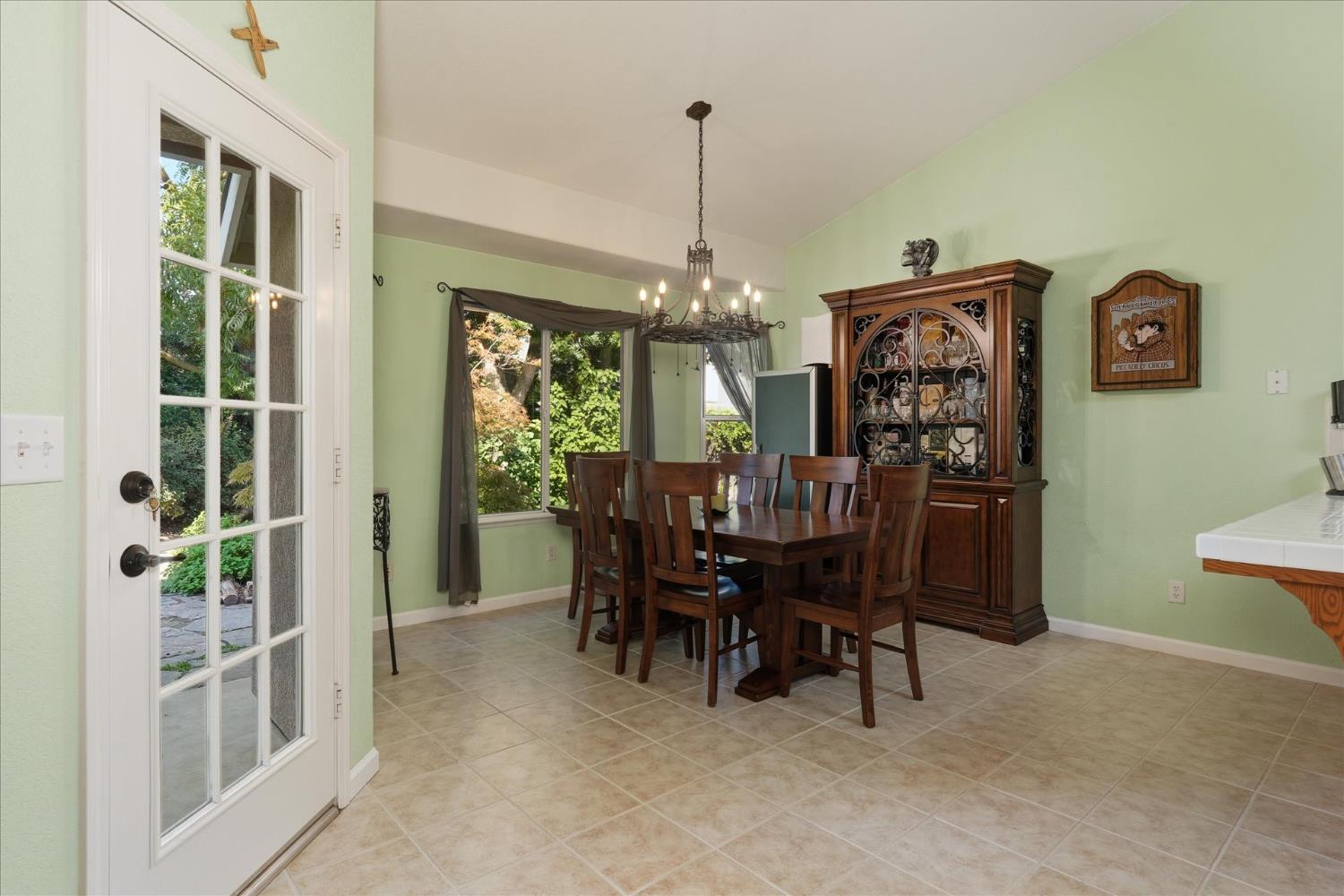 2656 E Lester Ave, Fresno, CA 93720