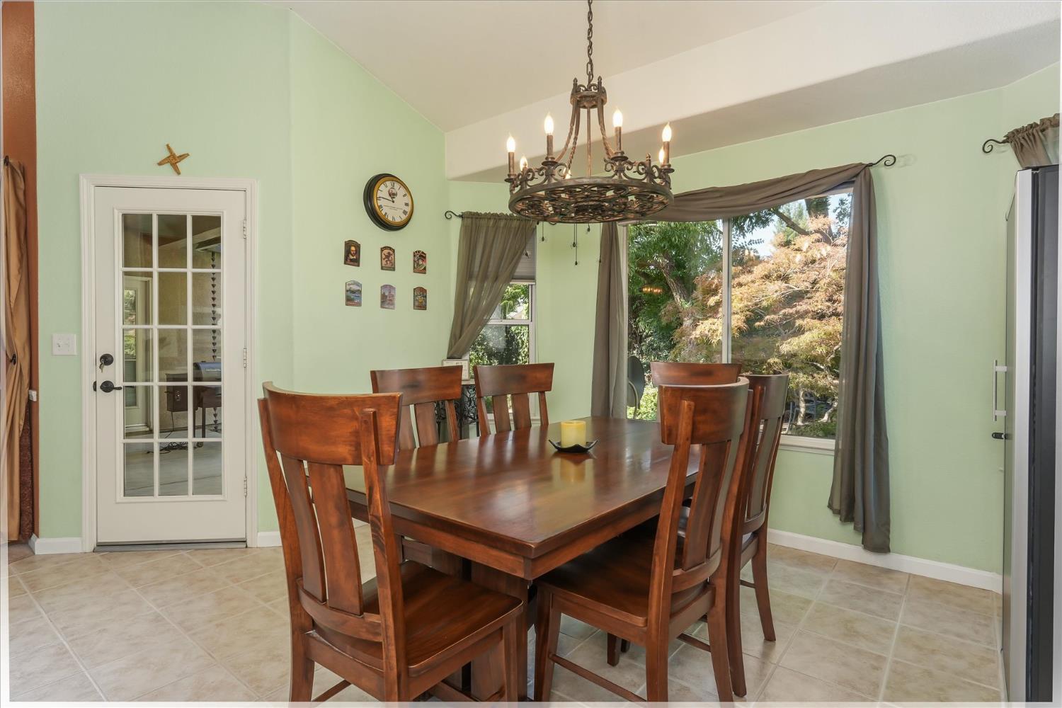 2656 E Lester Ave, Fresno, CA 93720