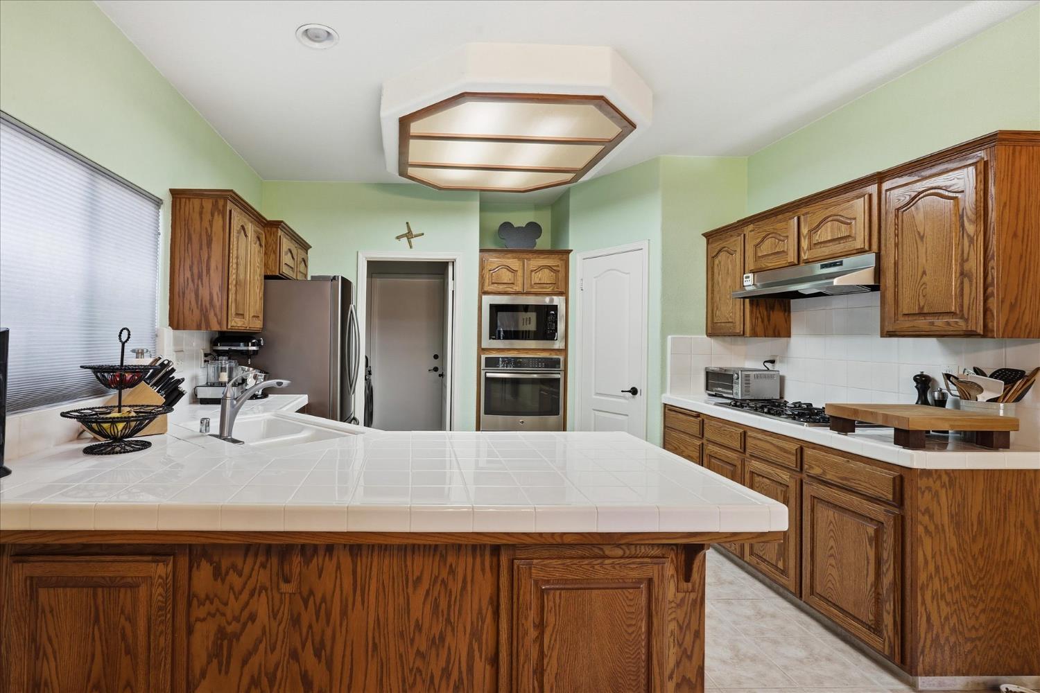 2656 E Lester Ave, Fresno, CA 93720