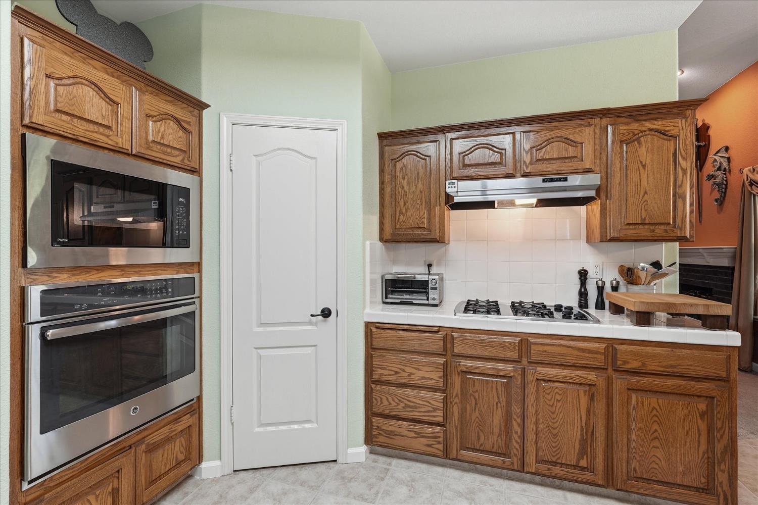 2656 E Lester Ave, Fresno, CA 93720