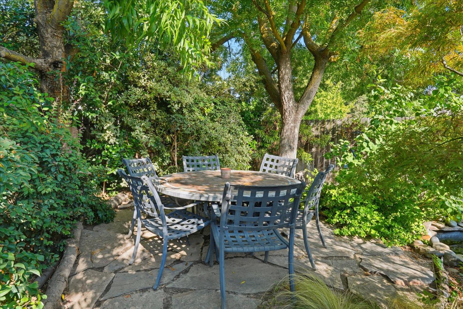 2656 E Lester Ave, Fresno, CA 93720