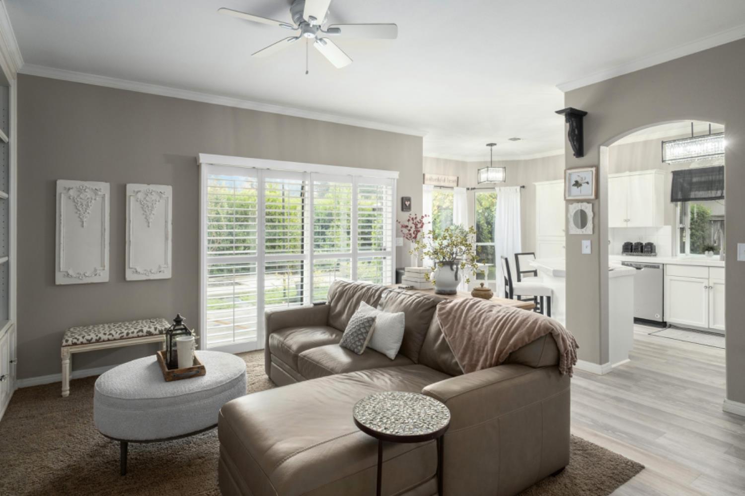 1292 E Le Parc Dr, Fresno, CA 93720