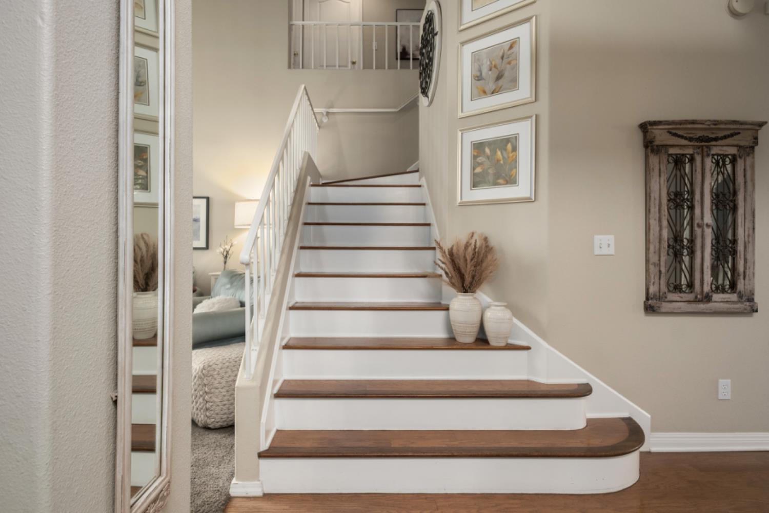 1292 E Le Parc Dr, Fresno, CA 93720