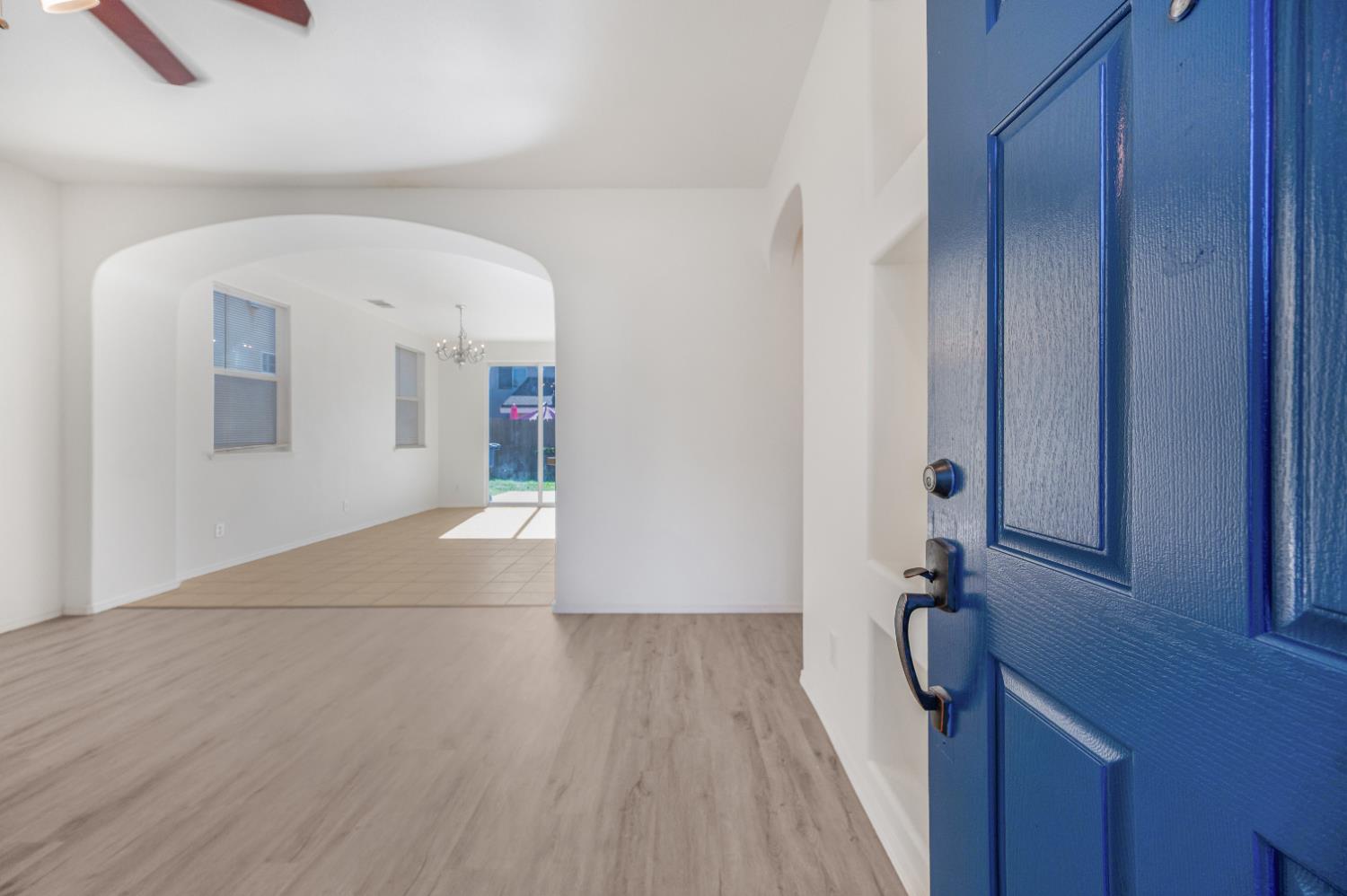 3681 W Pomegranate Ln, Fresno, CA 93711