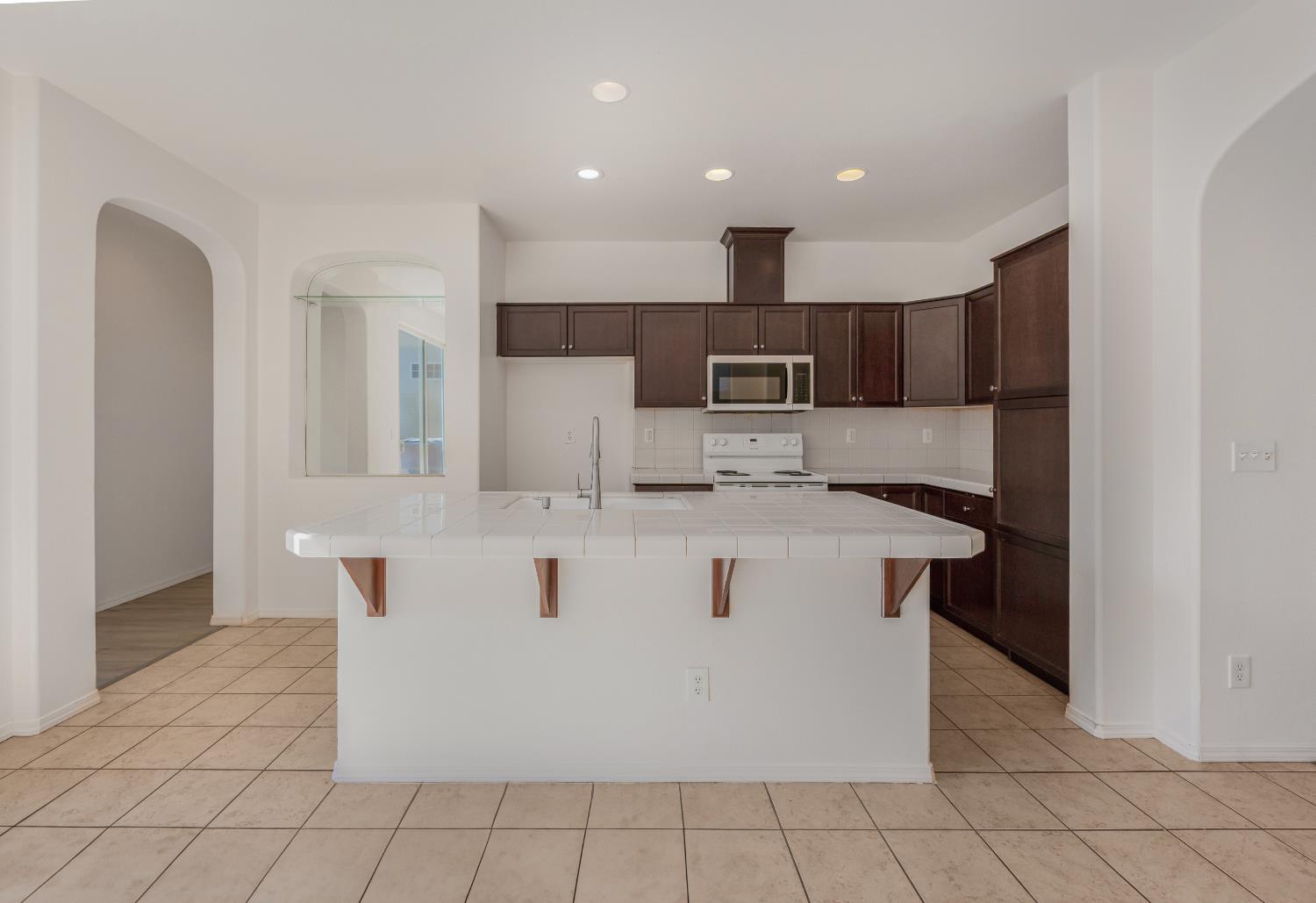 3681 W Pomegranate Ln, Fresno, CA 93711