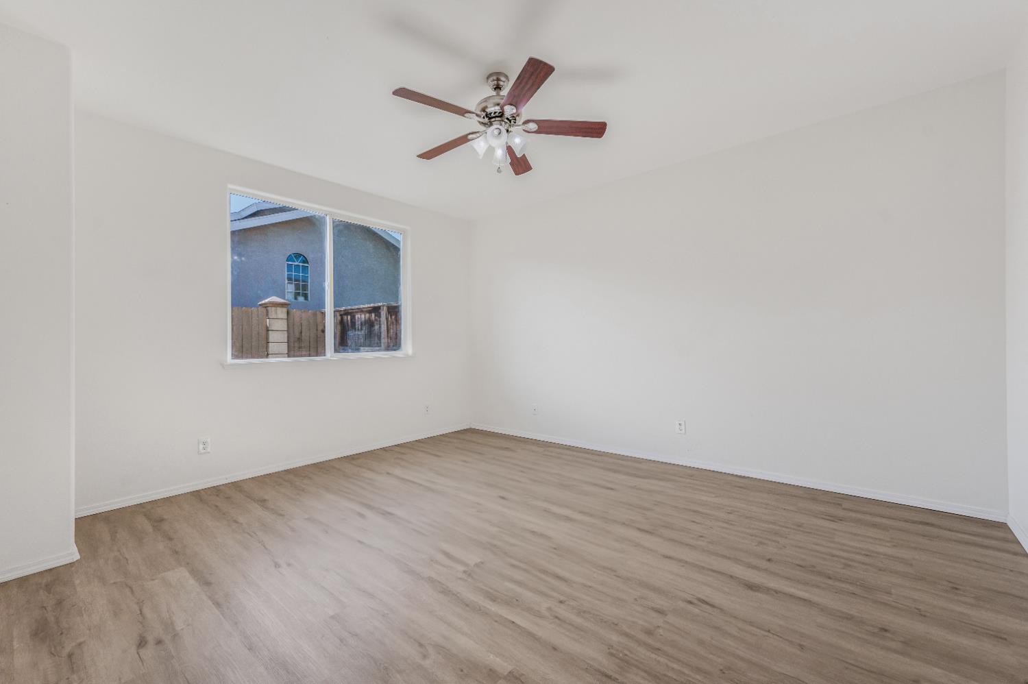 3681 W Pomegranate Ln, Fresno, CA 93711