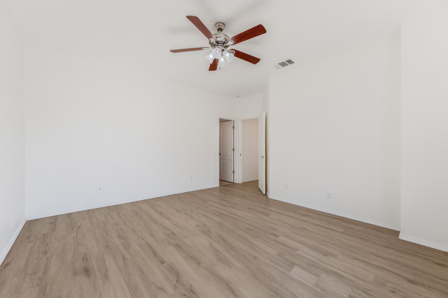 3681 W Pomegranate Ln, Fresno, CA 93711