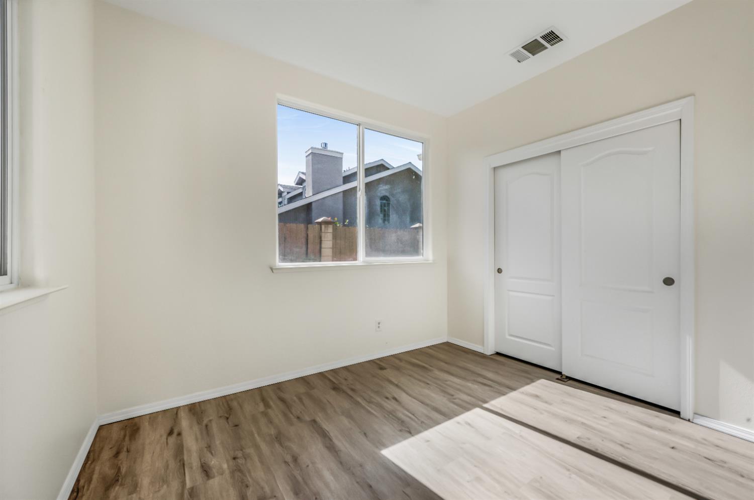 3681 W Pomegranate Ln, Fresno, CA 93711