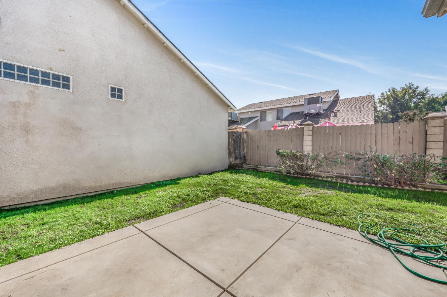 3681 W Pomegranate Ln, Fresno, CA 93711