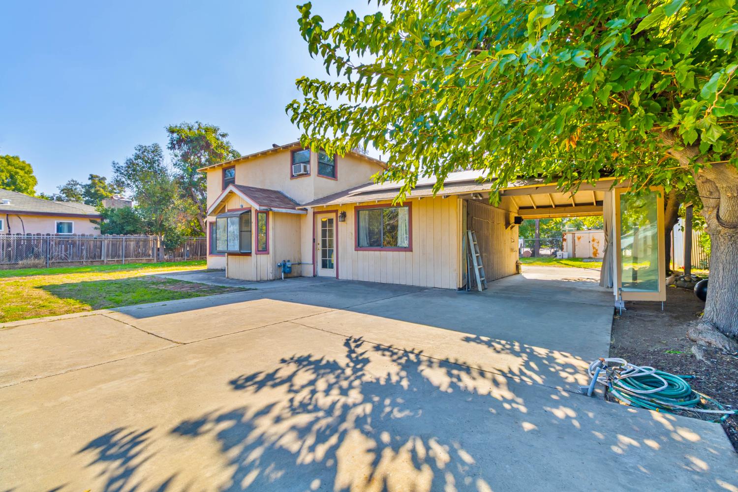 5132 E Washington Ave, Fresno, CA 93727