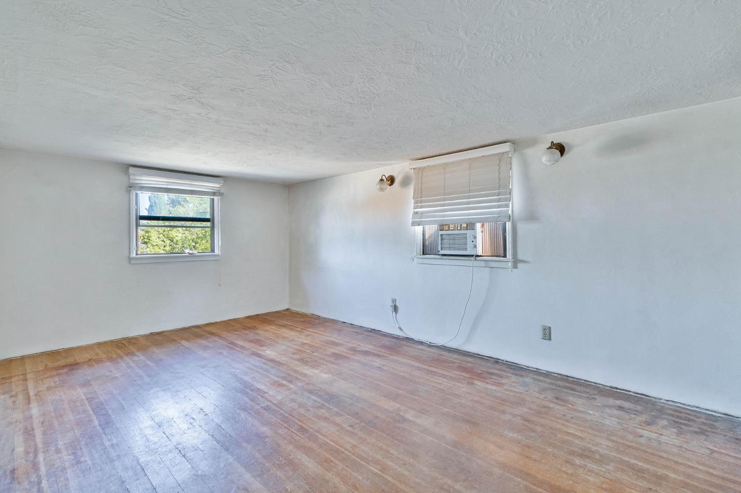 5132 E Washington Ave, Fresno, CA 93727