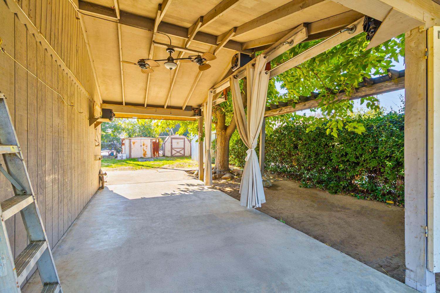 5132 E Washington Ave, Fresno, CA 93727