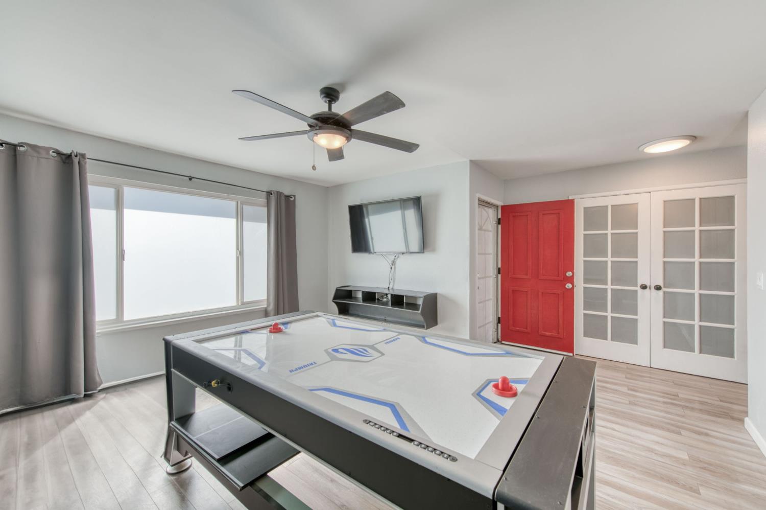 6548 N Poplar Ave, Fresno, CA 93704