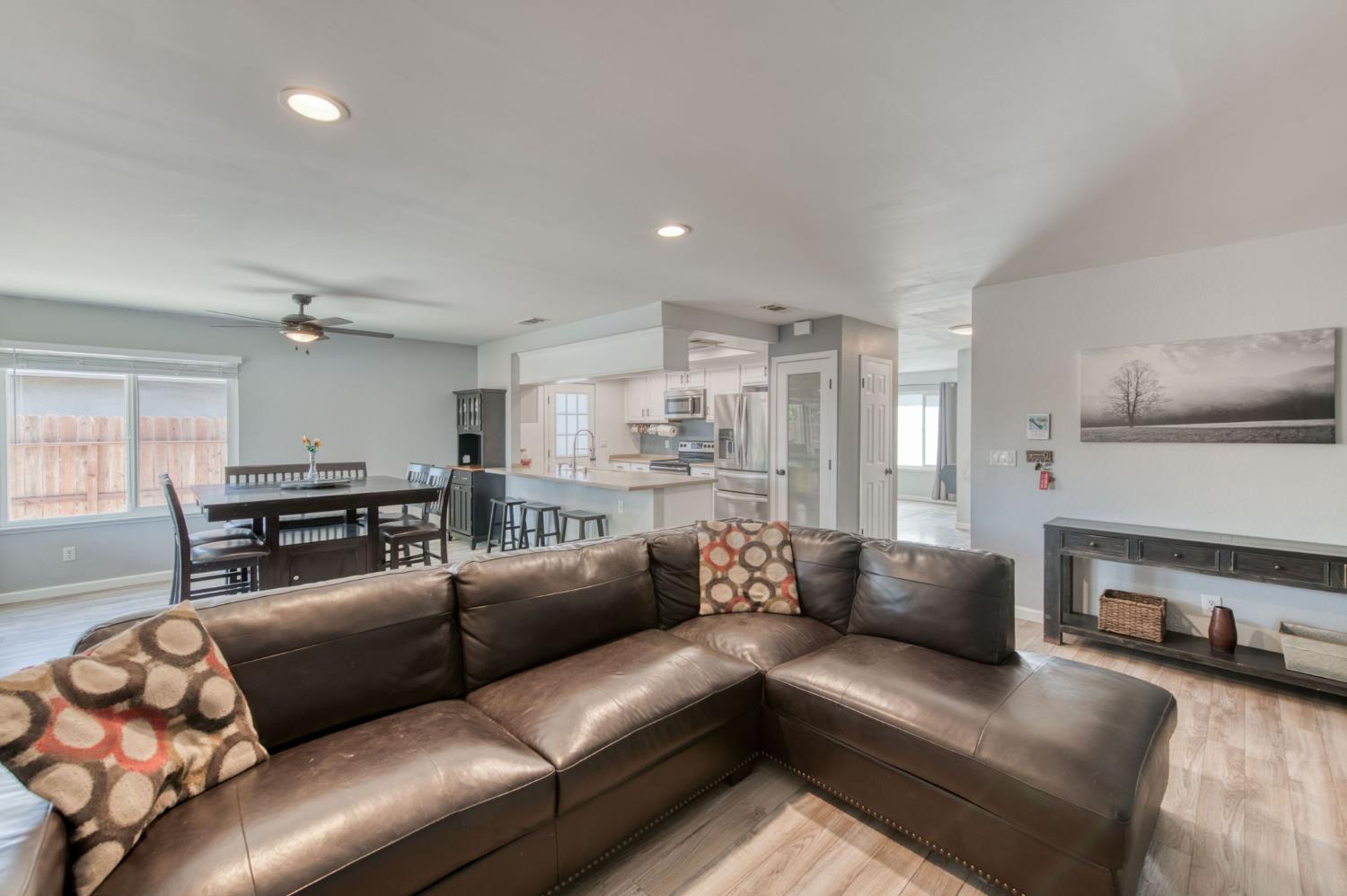 6548 N Poplar Ave, Fresno, CA 93704