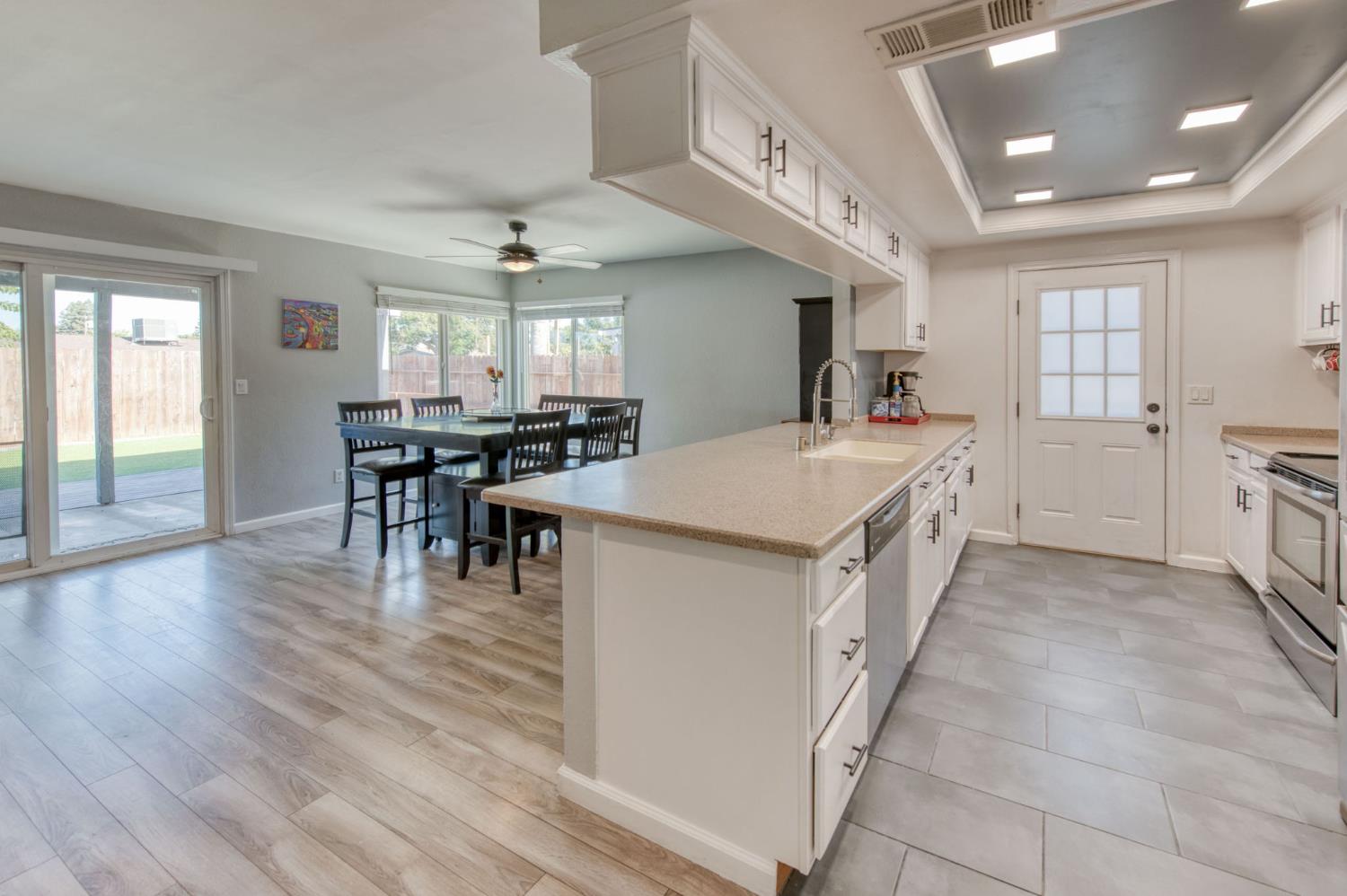 6548 N Poplar Ave, Fresno, CA 93704