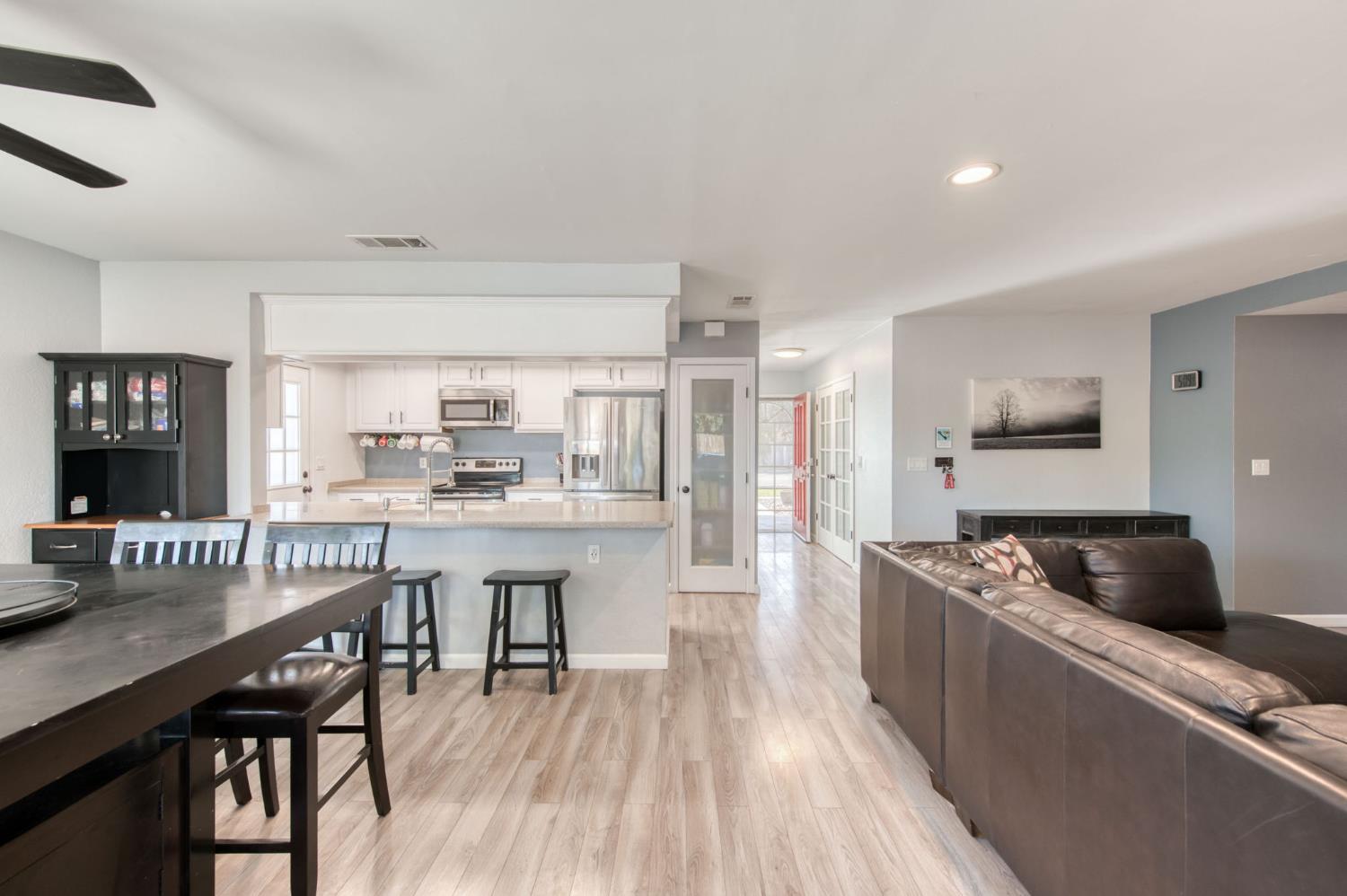 6548 N Poplar Ave, Fresno, CA 93704