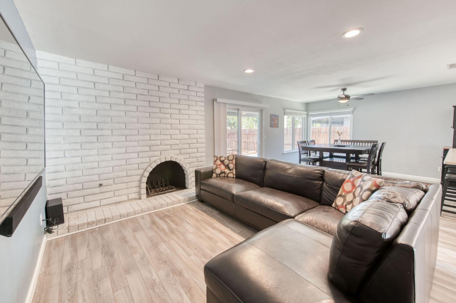 6548 N Poplar Ave, Fresno, CA 93704