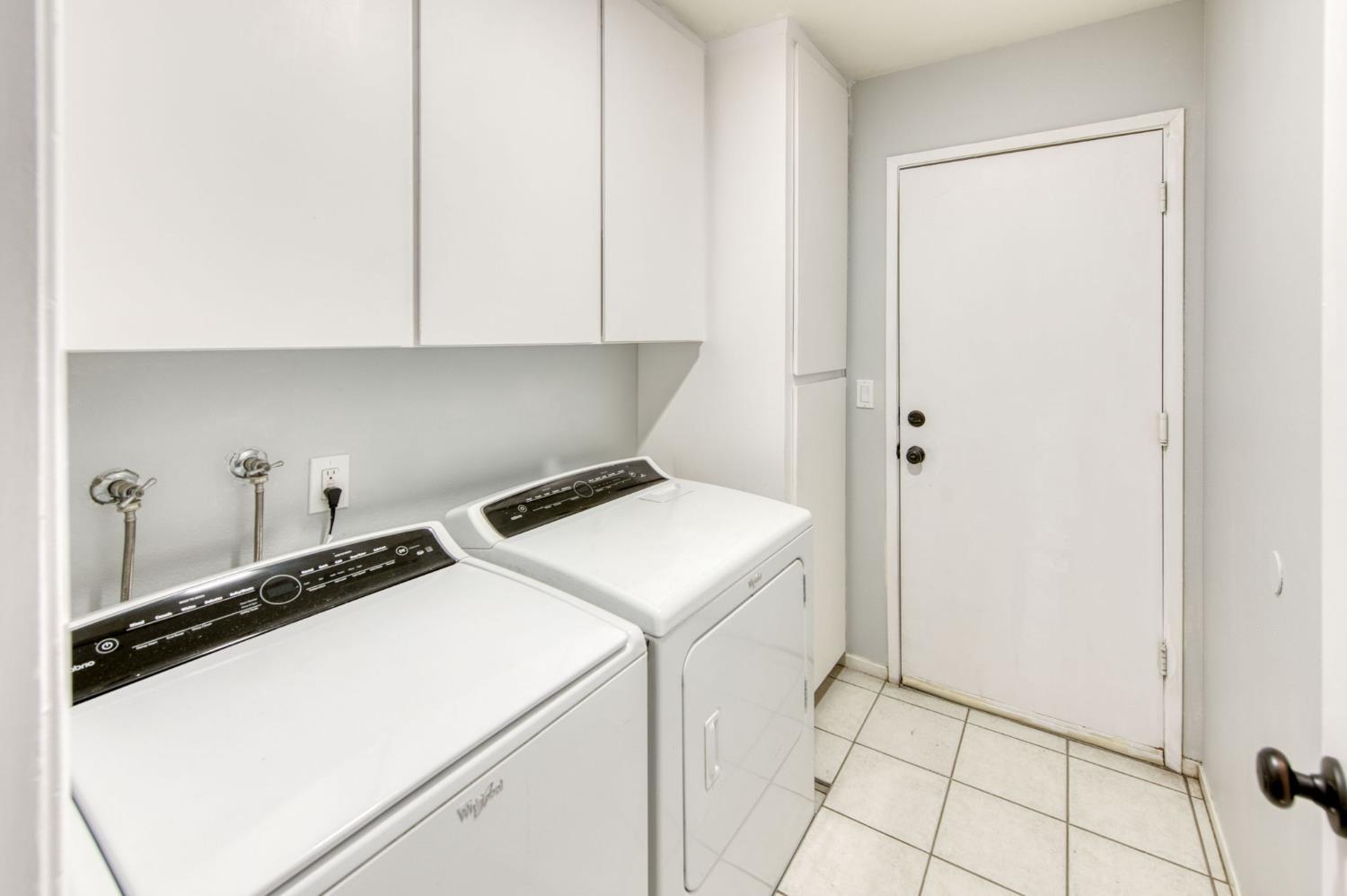 6548 N Poplar Ave, Fresno, CA 93704