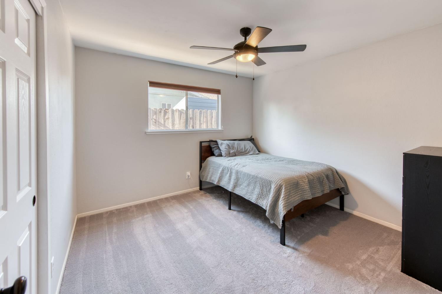 6548 N Poplar Ave, Fresno, CA 93704