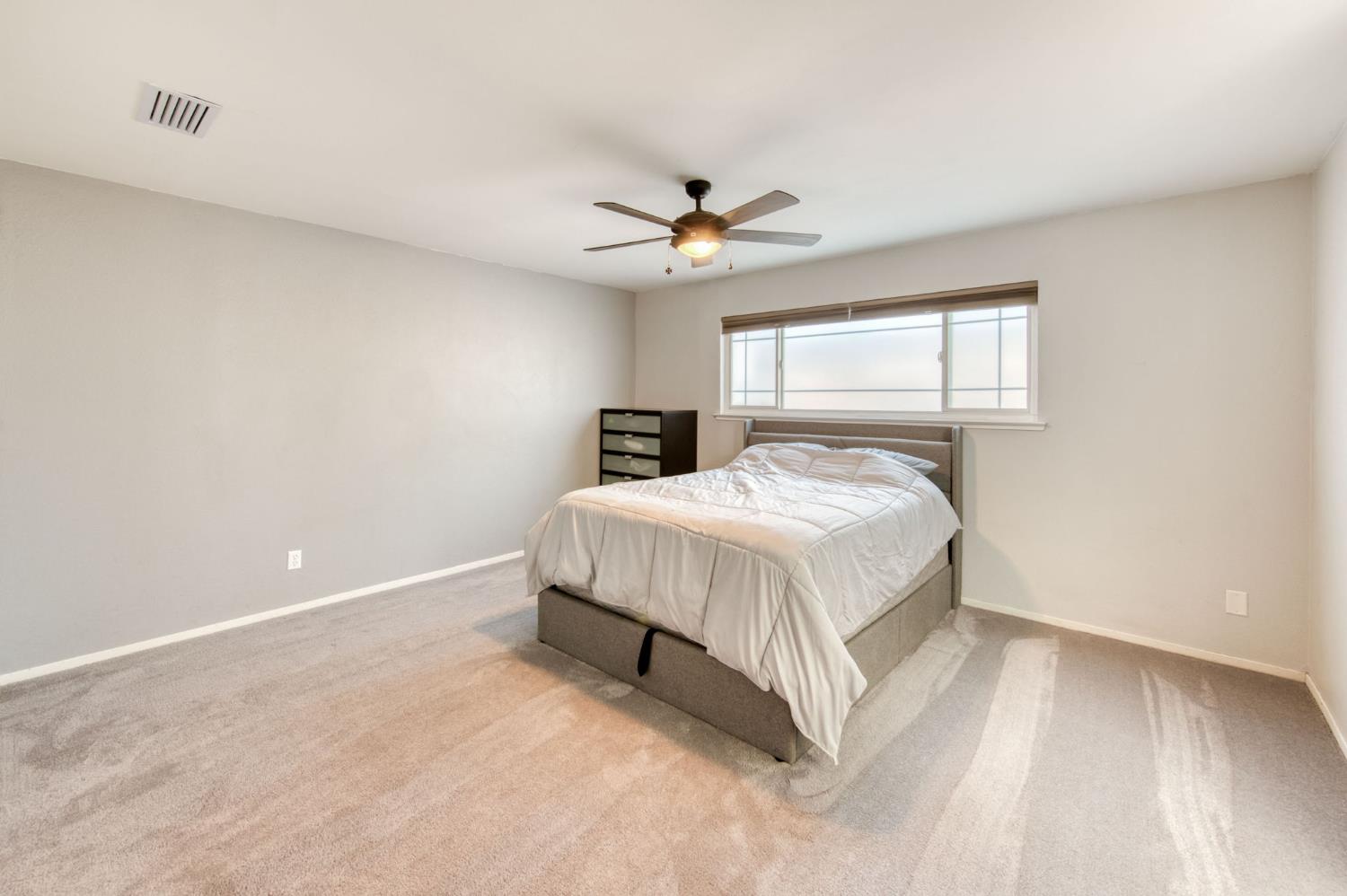 6548 N Poplar Ave, Fresno, CA 93704