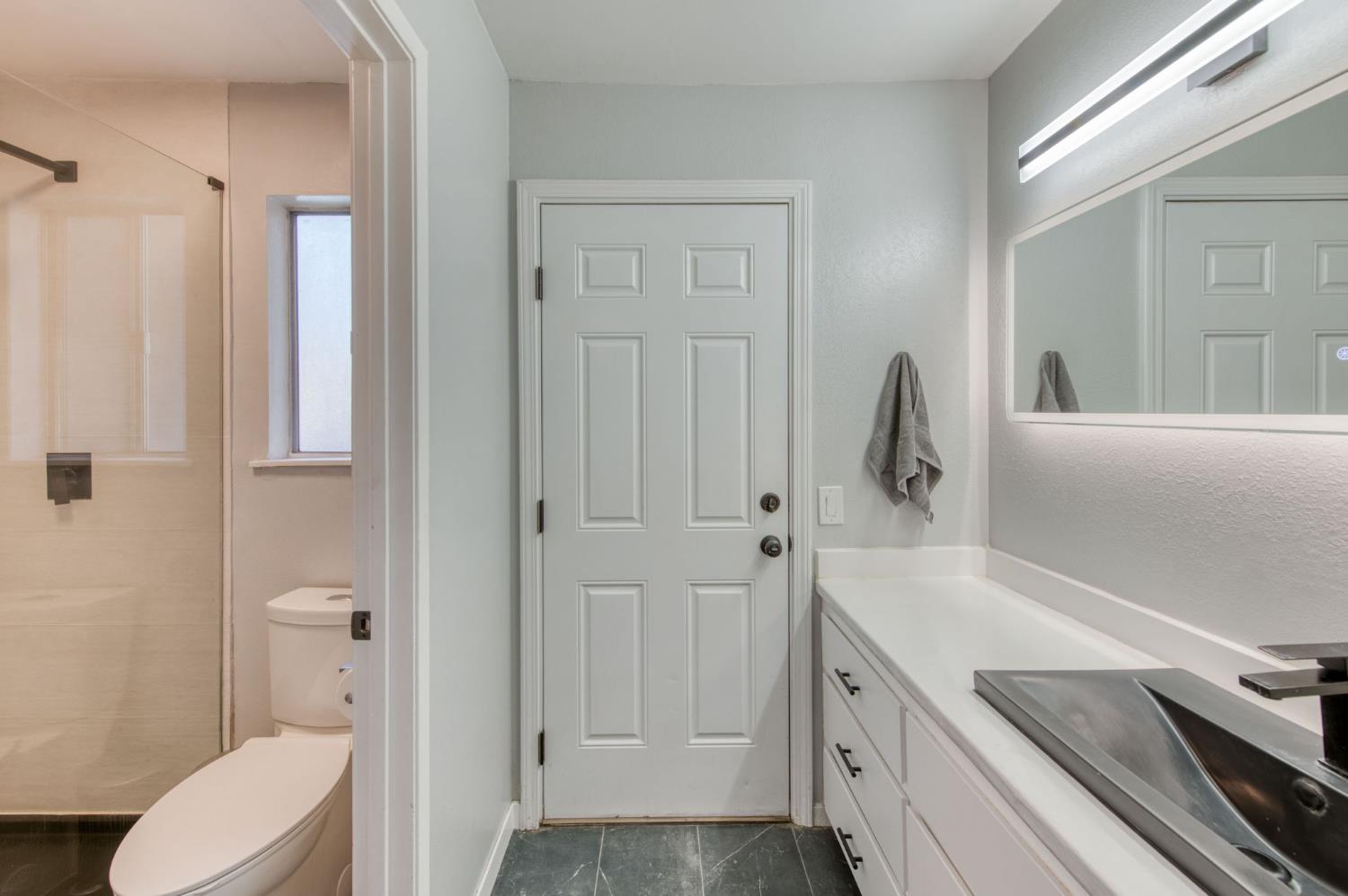 6548 N Poplar Ave, Fresno, CA 93704