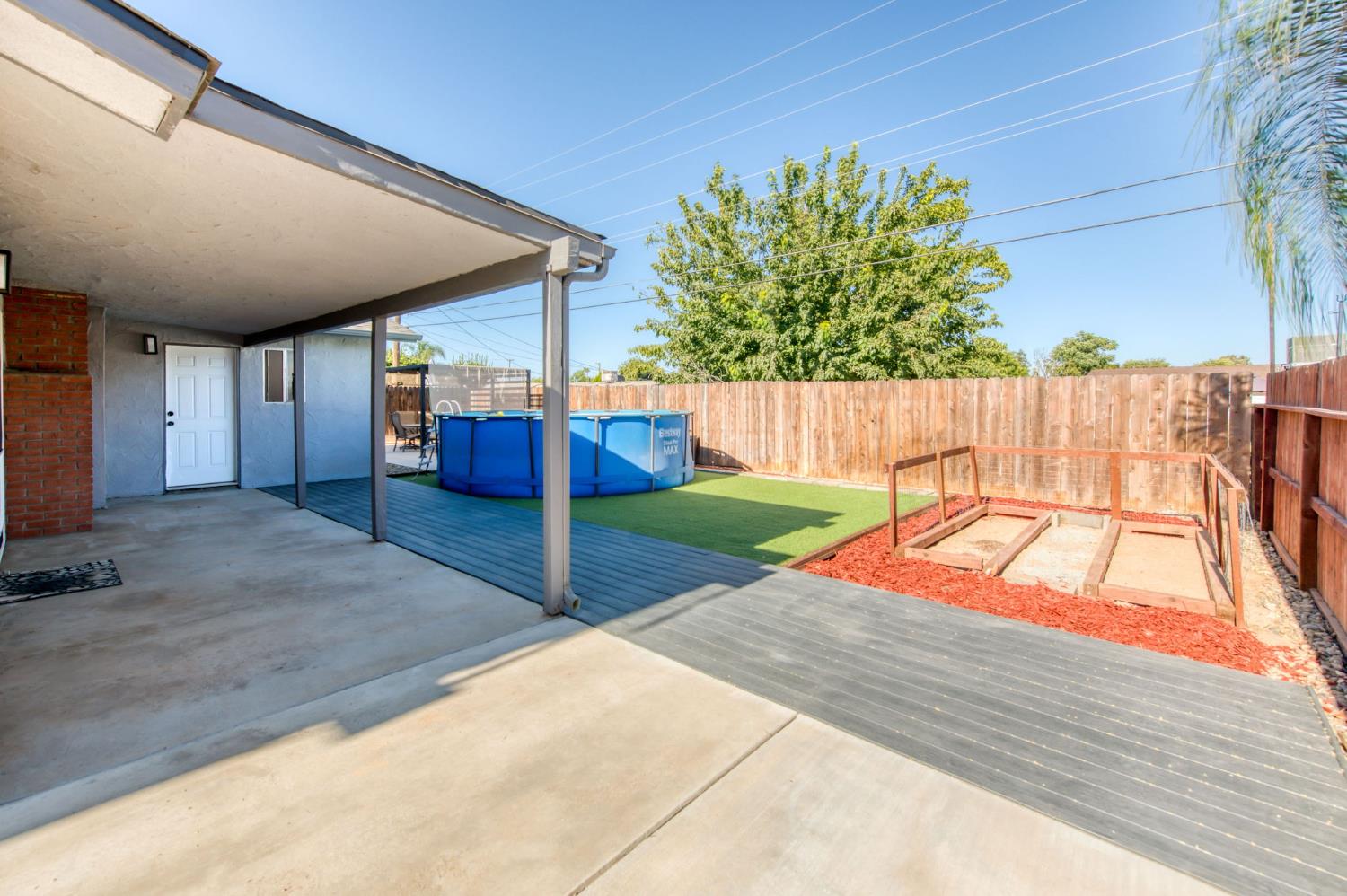 6548 N Poplar Ave, Fresno, CA 93704