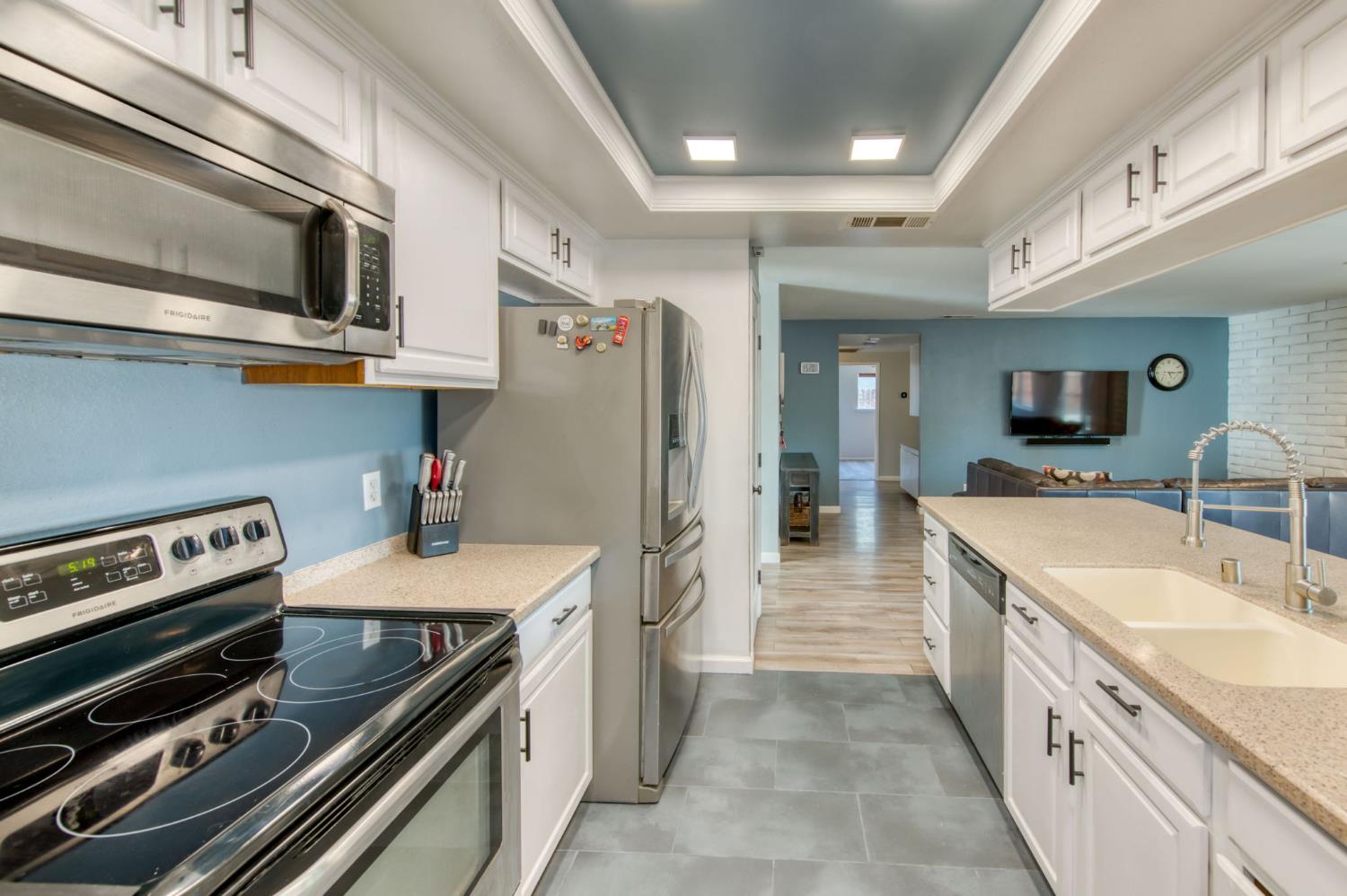 6548 N Poplar Ave, Fresno, CA 93704