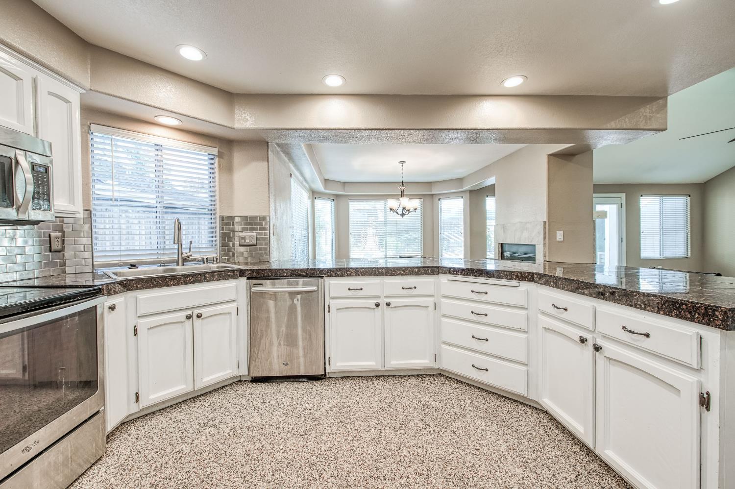 1800 E Omaha Ave, Fresno, CA 93720