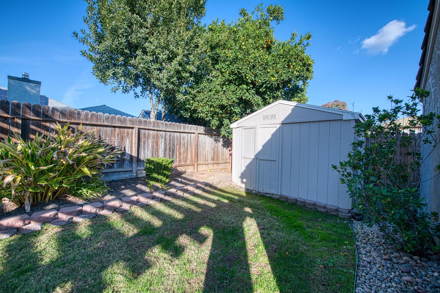 1800 E Omaha Ave, Fresno, CA 93720