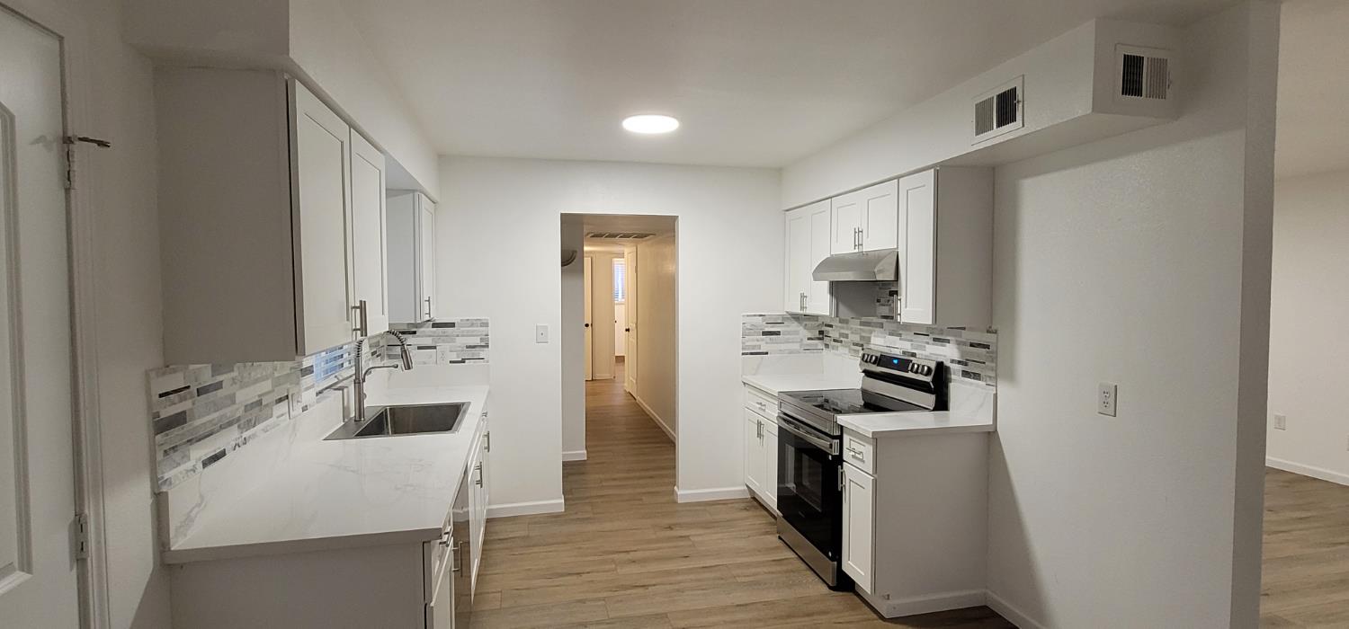 1540 W Ashcroft Ave, Fresno, CA 93705