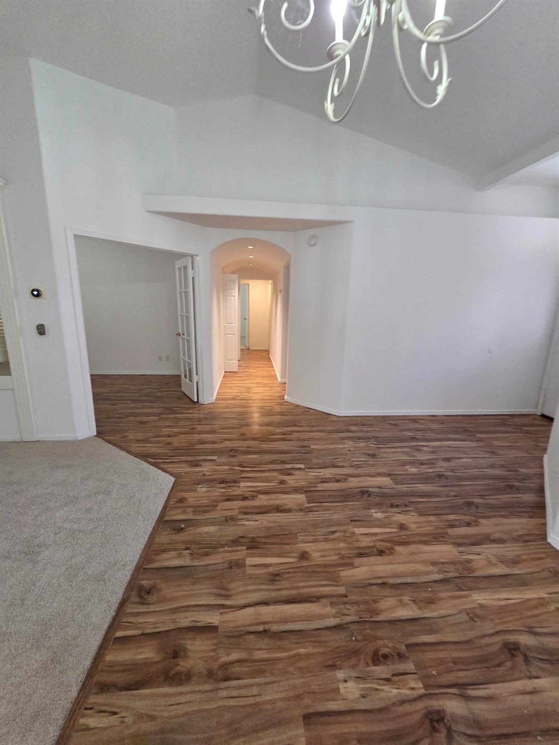 369 E Lindbrook Ln, Fresno, CA 93720