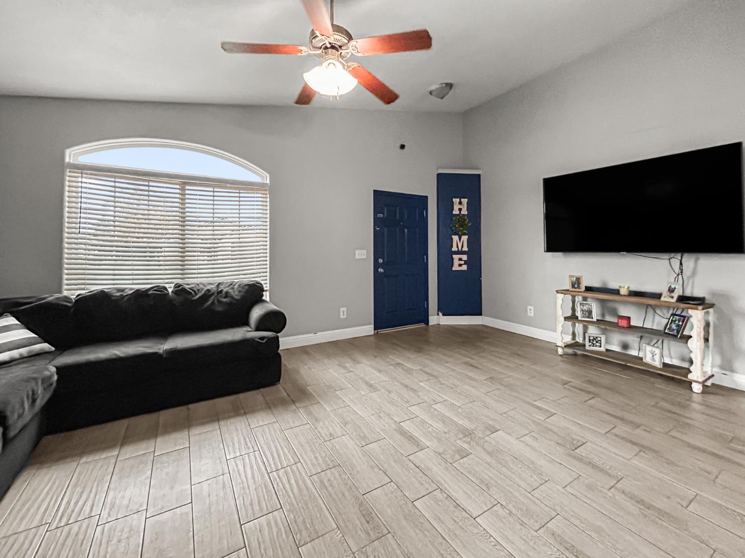 2349 S Sabre Ave, Fresno, CA 93727