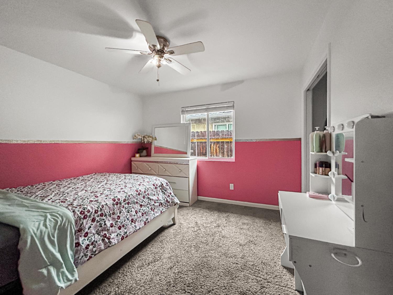 2349 S Sabre Ave, Fresno, CA 93727