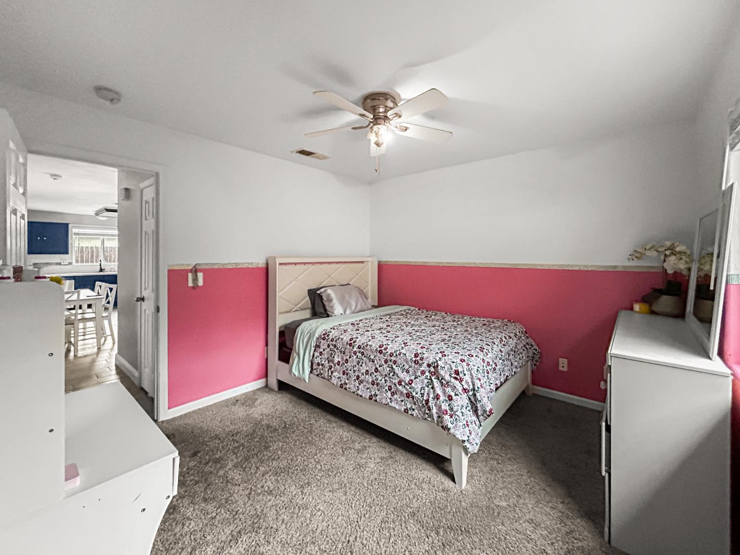 2349 S Sabre Ave, Fresno, CA 93727