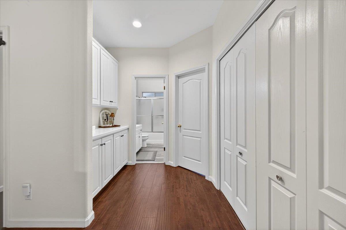 2349 E La Quinta Dr, Fresno, CA 93730