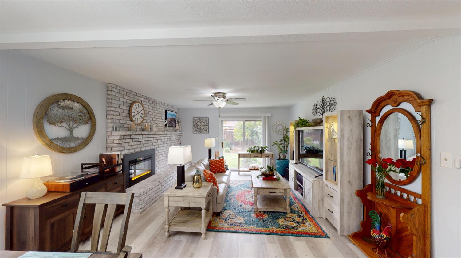 5755 N Pleasant Ave, Fresno, CA 93711