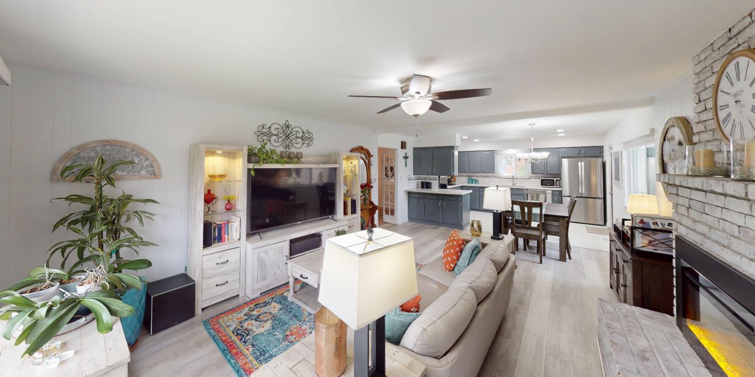 5755 N Pleasant Ave, Fresno, CA 93711