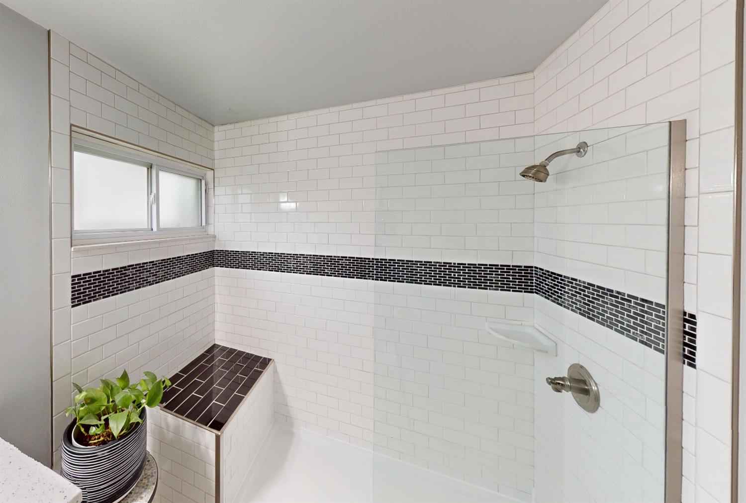 5755 N Pleasant Ave, Fresno, CA 93711