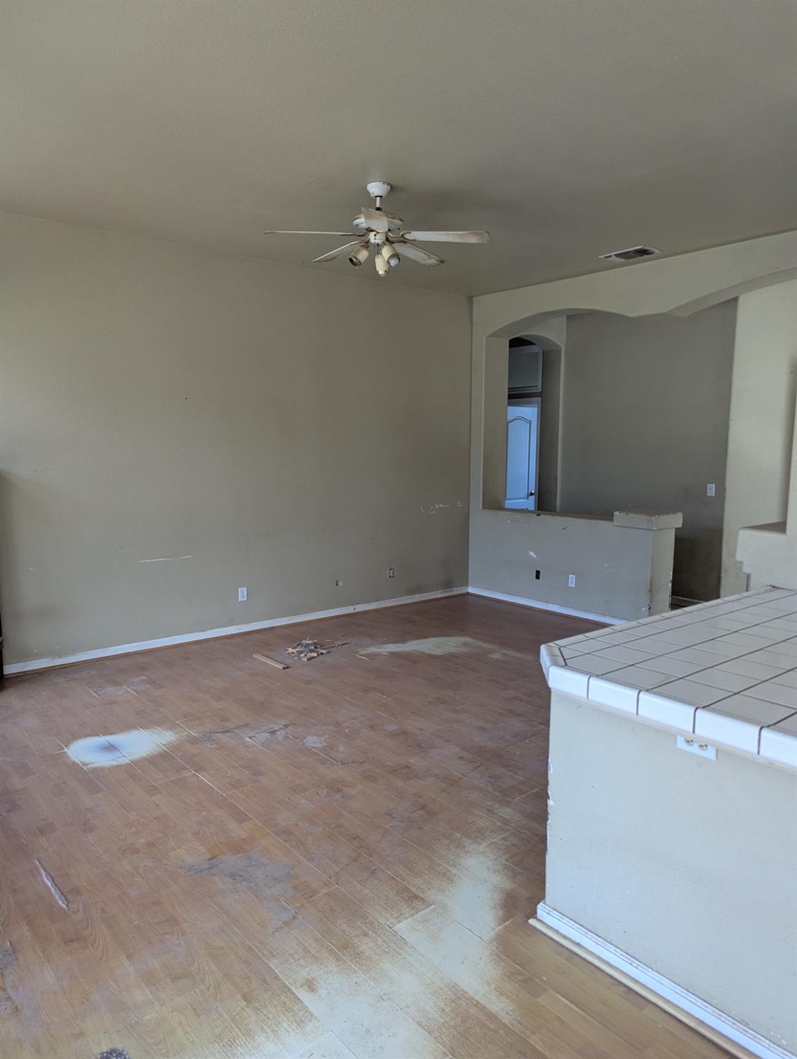 7711 N Ivanhoe Ave, Fresno, CA 93722