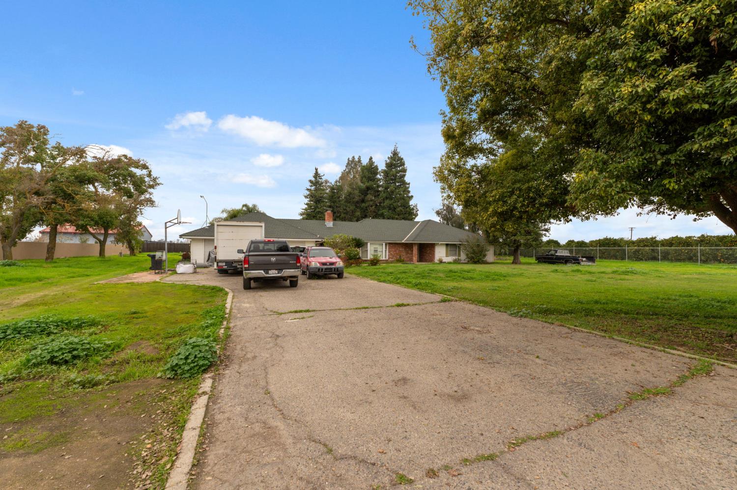 5517 S East Ave, Fresno, CA 93725