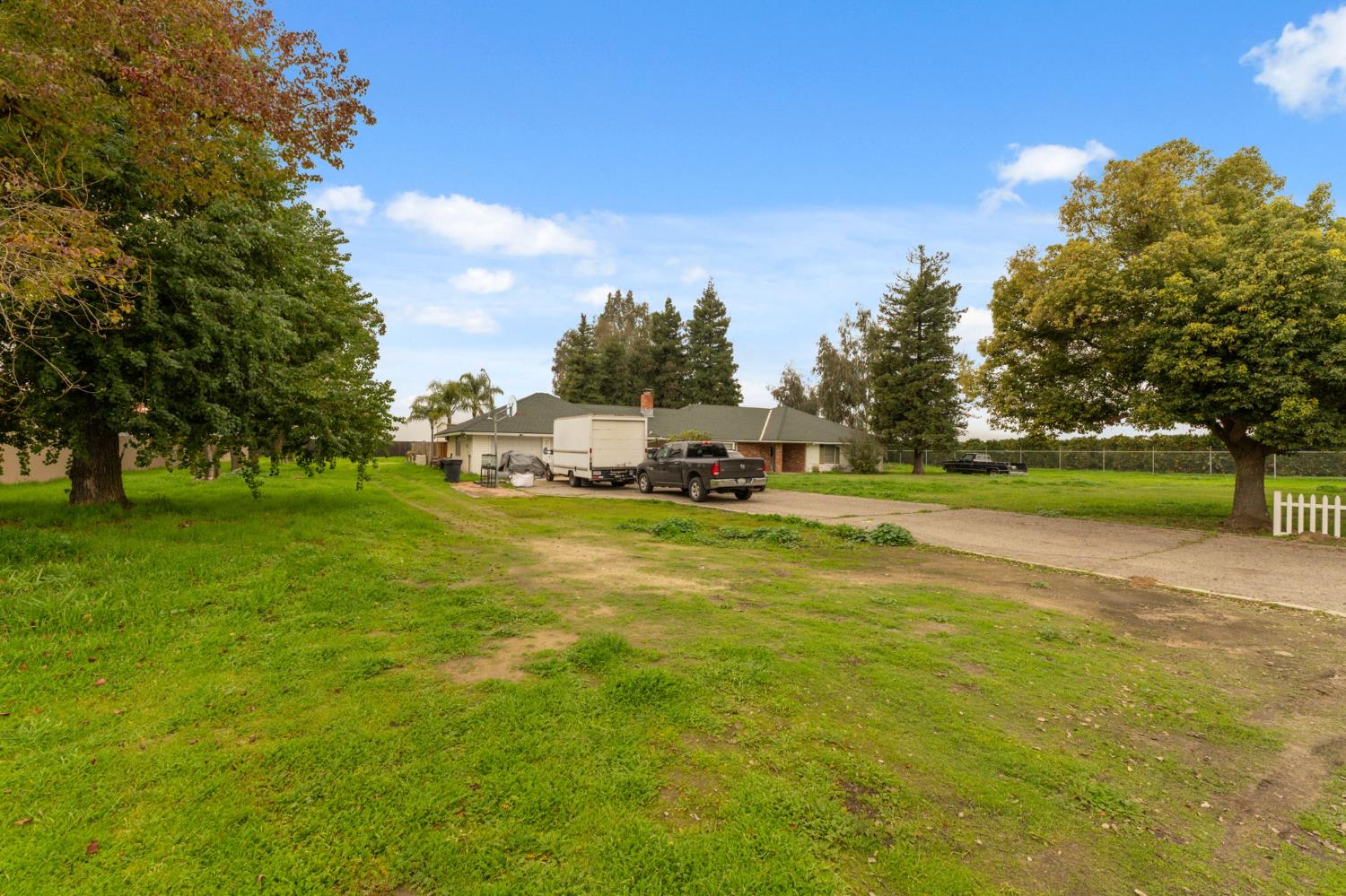 5517 S East Ave, Fresno, CA 93725