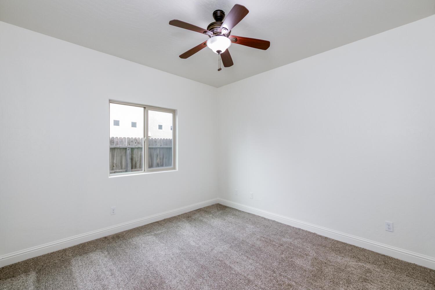 6808 W Lucas Dr, Fresno, CA 93722