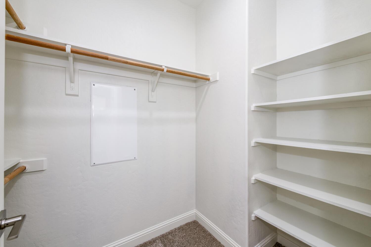 6808 W Lucas Dr, Fresno, CA 93722