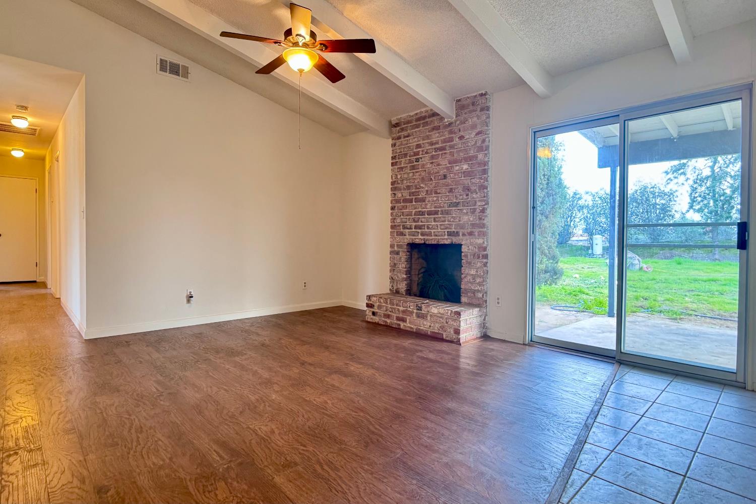 5205 W Lamona Ave, Fresno, CA 93722