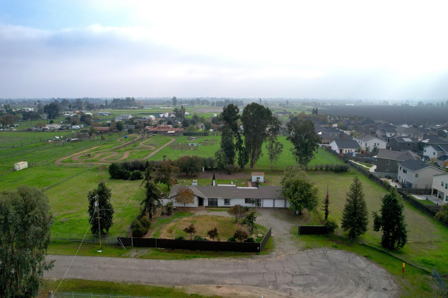 5205 W Lamona Ave, Fresno, CA 93722